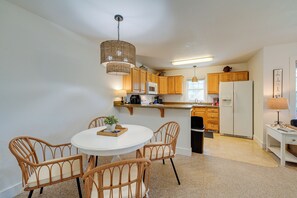 Dining - Near Ocean: Buxton Townhome w/ Patio! (Buxton)