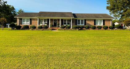 Walking Bear Retreat near North Greenville University in a quiet country retreat