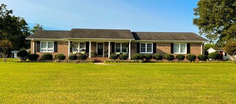 Walking Bear Retreat near North Greenville University in a quiet country retreat