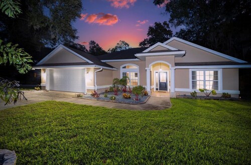 Heated Pool Oasis | Private Acre | Pickleball