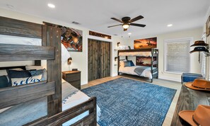 3 bedrooms, in-room safe, desk, iron/ironing board