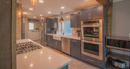 7 bedrooms, 4 bathrooms, located in Beach Lake, PA. Sleeps 16, Max capacity 21