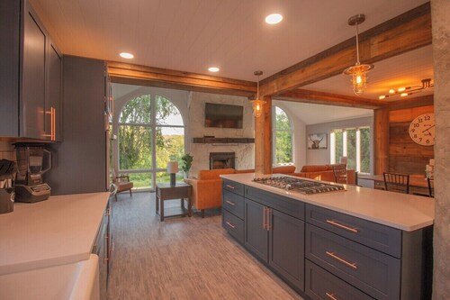  7 bedrooms, 4 bathrooms, located in Beach Lake, PA. Sleeps 16, Max capacity  21