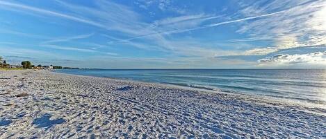 サンラウンジャー、ビーチタオル