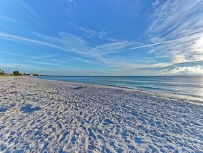 Sillas reclinables de playa, toallas de playa