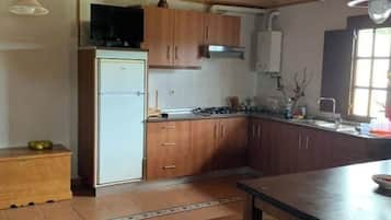 Een magnetron, een kookplaat