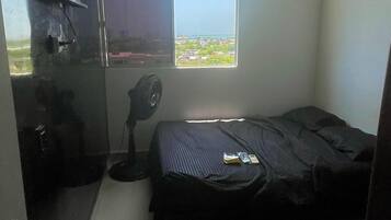 2 Schlafzimmer, Schreibtisch, Bügeleisen/Bügelbrett, kostenloses WLAN