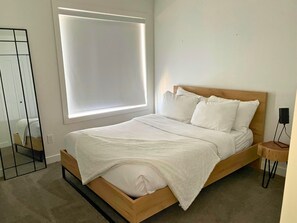 3 bedrooms, desk, iron/ironing board, free WiFi