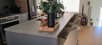 Modern | Family Friendly | West Of DT Yeg