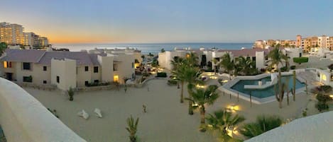 حمام سباحة