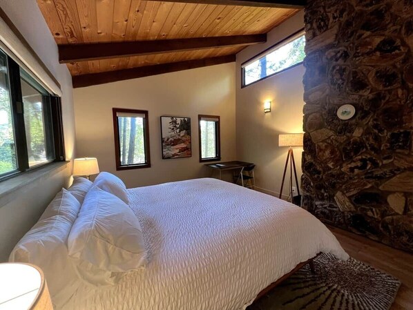5 bedrooms, desk, iron/ironing board, free WiFi