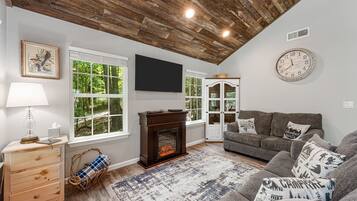 Smart TV, fireplace, DVD player