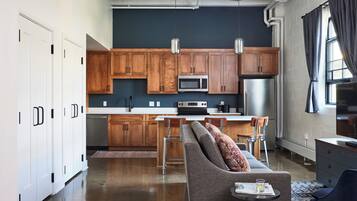 Matelas mémoire de forme, bureau, rideaux occultants