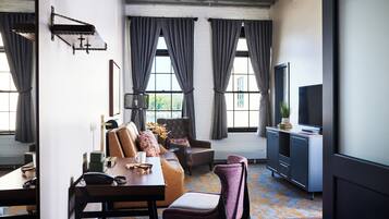 50-inch flat-screen TV with cable channels, Netflix, Hulu