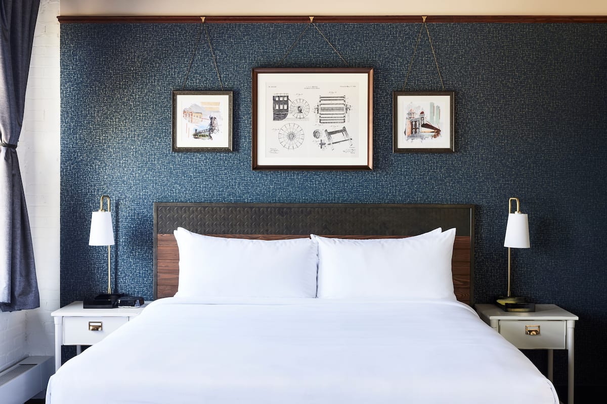 2 bedrooms, memory-foam beds, desk, blackout curtains