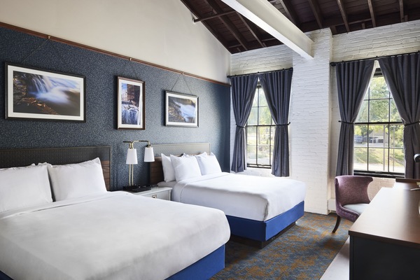 Matelas mémoire de forme, bureau, rideaux occultants