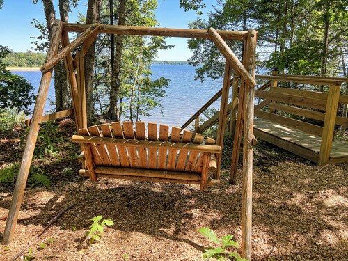Charming Coastal Maine Cottage Overlooking Penobscot Bay!