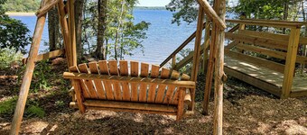 Charming Coastal Maine Cottage Overlooking Penobscot Bay!