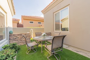 House | Terrace/patio
