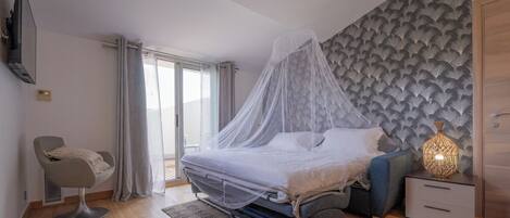 1 多间卧室、熨斗/熨衣板、WiFi、床单