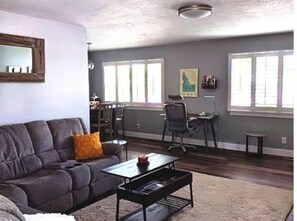 Living area - Relax and Rejuvenate at Gate City Getaway (Pocatello)