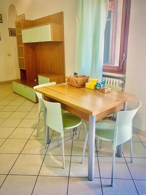 Dining - Comfortable two-room apartment near Santa Maria Novella station (Firenze)