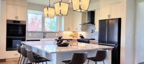 Luxe Vacay Spot - Golf, Hiking, Biking & More near Grand Lake and RMNP