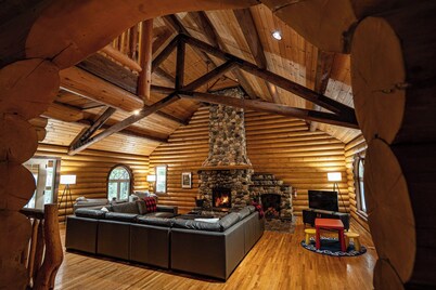 Perry River Lodge, a Riverside Retreat