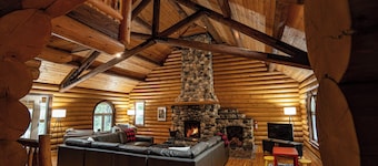 Perry River Lodge, a Riverside Retreat