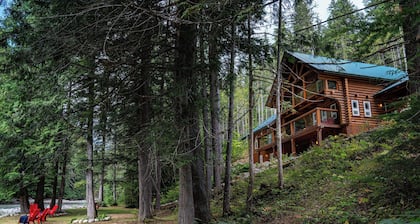 Perry River Lodge, a Riverside Retreat