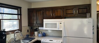 Cozy Lakefront Home; Close to skiing and waterparks
