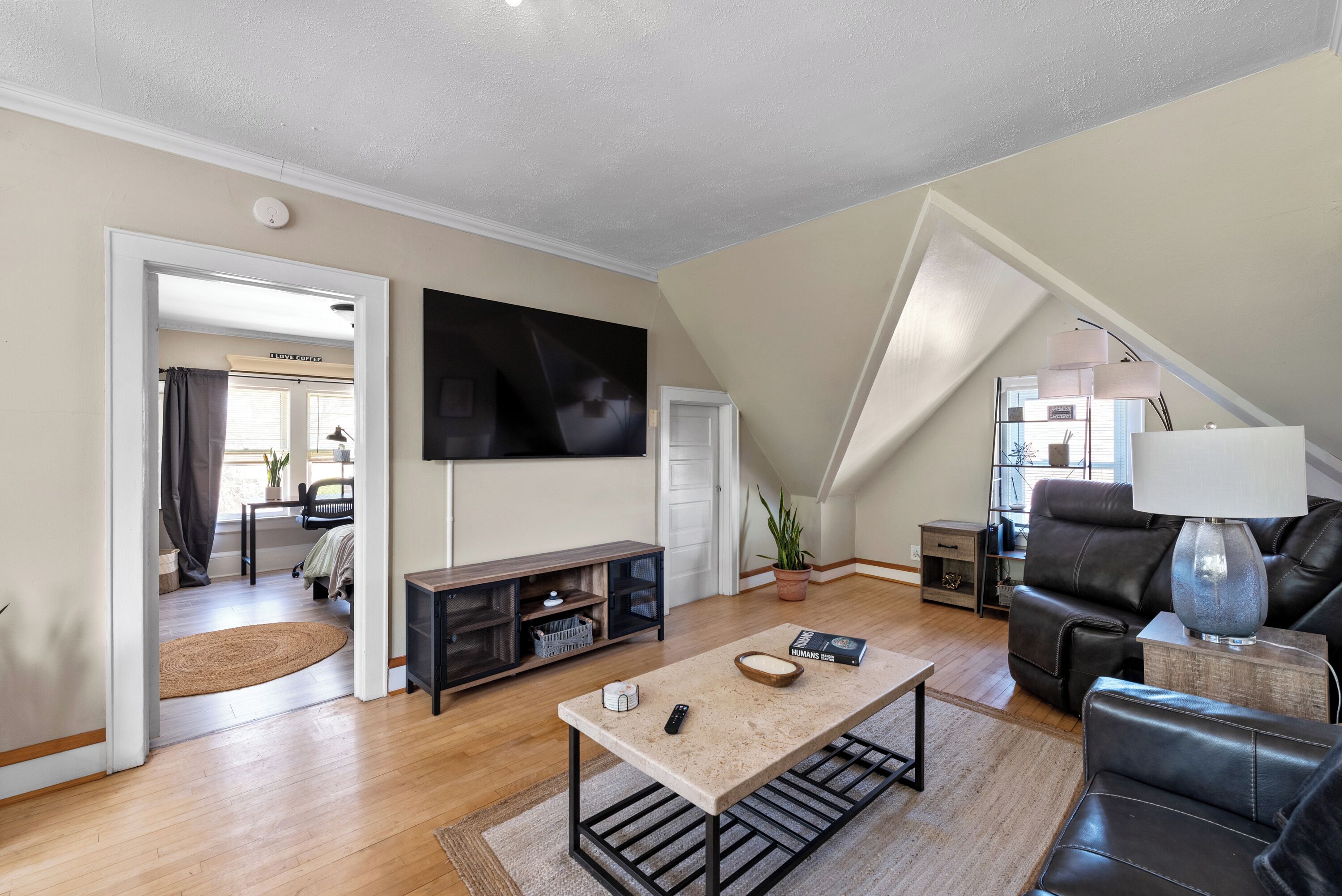 Peaceful 1 Bedroom in Bayview! 