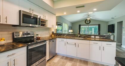 Bonita Springs Home w/ Pool - 2 Mi to Beach!