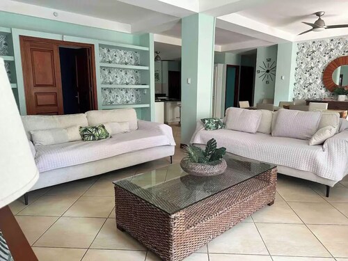 Condominio Beso del Sol, distancia a pie de la bahía de Sámara
