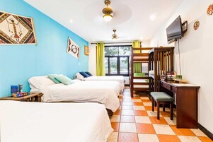 家庭房 | 记忆海绵床垫、免费 WiFi、床单