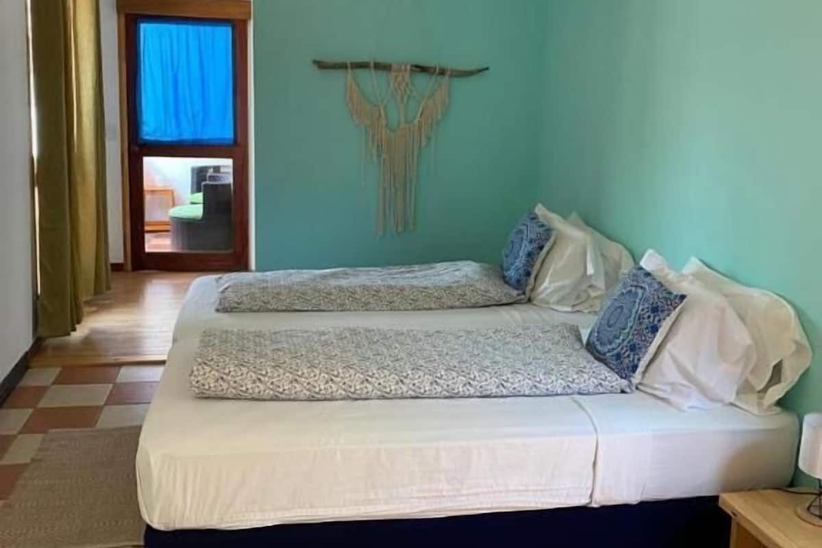 Tripla Comfort, 1 camera da letto, vista cortile | 1 camera, materassi in memory foam, Wi-Fi gratuito, lenzuola