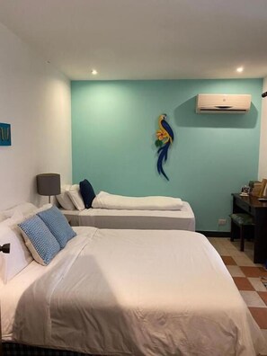 Tremannsrom – superior | Memory foam-senger, wi-fi (inkludert) og sengetøy