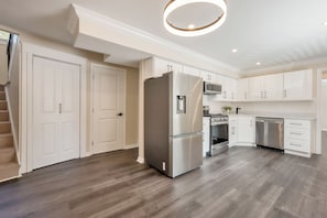 Private kitchen - Modern Farmhouse for Rent - 5 mins from downtown Bethesda!  (Bethesda)