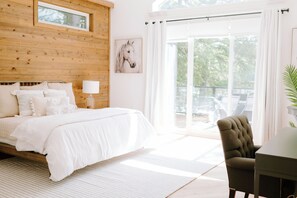 6 bedrooms, desk, free WiFi, bed sheets