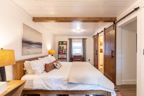 4 soverom, strykejern/-brett, wi-fi og sengetøy