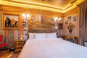 1 bedroom, Egyptian cotton sheets, premium bedding, memory-foam beds