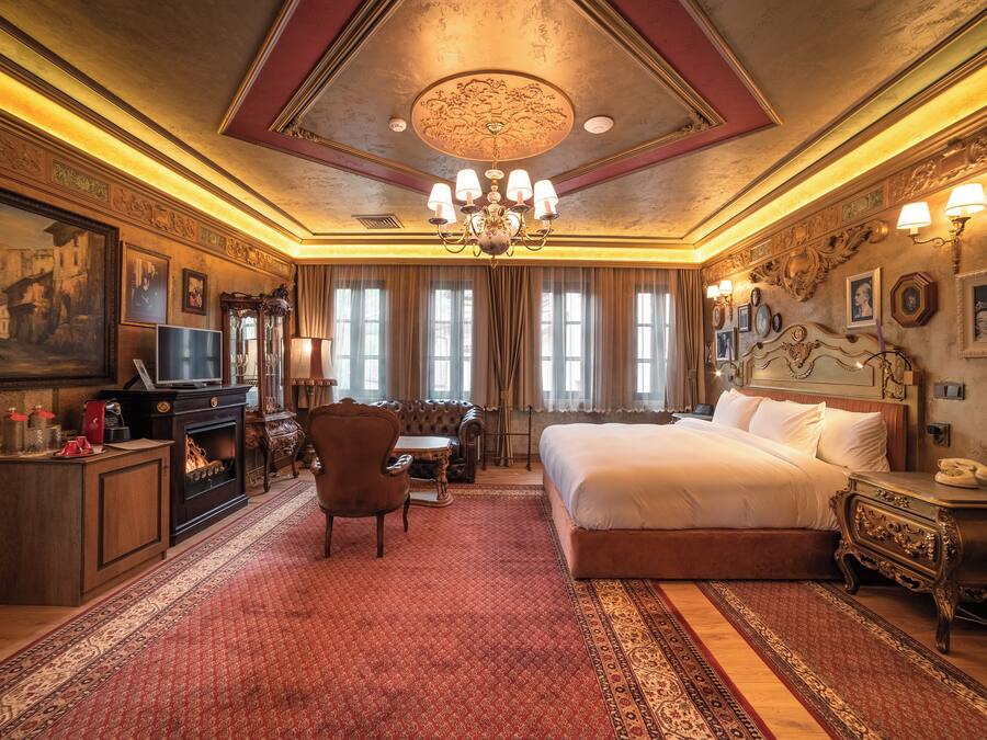 Premier Room | Egyptian cotton sheets, premium bedding, memory foam beds, minibar