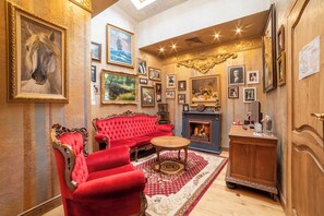 Living area - Bey House Royal Hotel (Veliko Tarnovo)