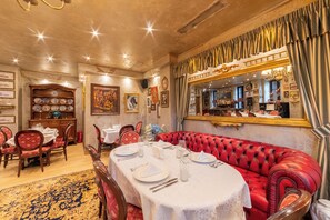 Breakfast, dinner and brunch served - Bey House Royal Hotel (Veliko Tarnovo)