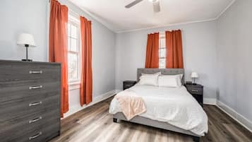 2 bedrooms, iron/ironing board, free WiFi, bed sheets