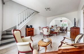 Interior - Gorgeous home in Jarnac with WiFi (Jarnac)