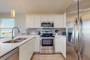Fridge, microwave, oven, stovetop