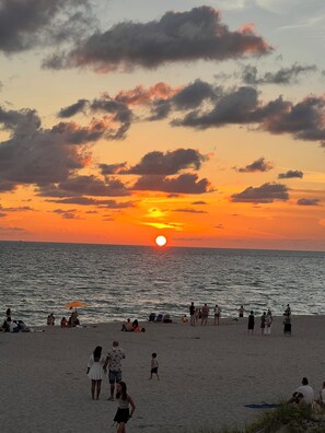Solsenger og strandhåndklær