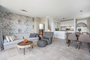 Unclassified image, 3 of 21, button