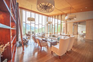 Living area - Uman Lodge (Futaleufú)